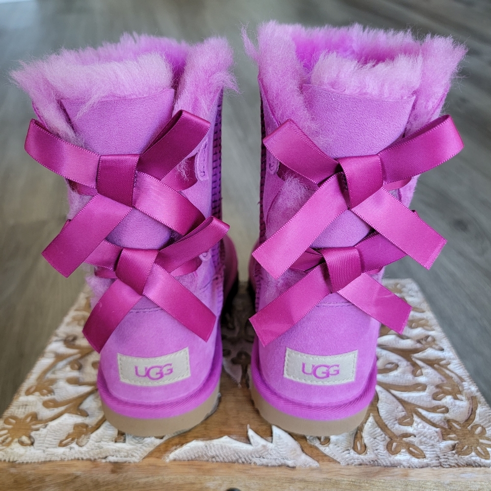 UGG Kid's Bailey Bow II Water-resistant Suede Boot - Picture 4 of 8